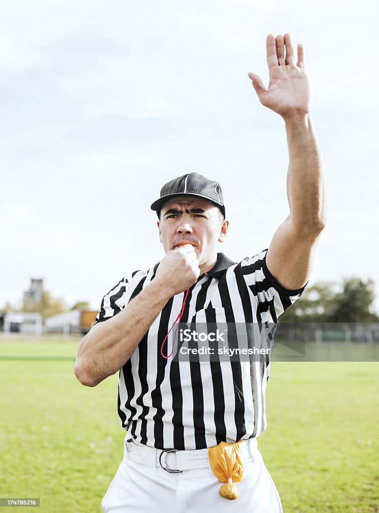 Sopros de árbitro de futebol. - Royalty-free Árbitro Foto de stock