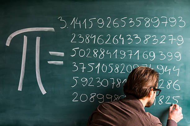 insegnante, studente, scienziato mano scrivere pi numeri sul green chalkboard - scientist science physicist mathematician foto e immagini stock