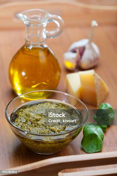 Ingredienti Per Il Pesto - Fotografie stock e altre immagini di Aglio - Alliacee - Aglio - Alliacee, Basilico, Bottiglia