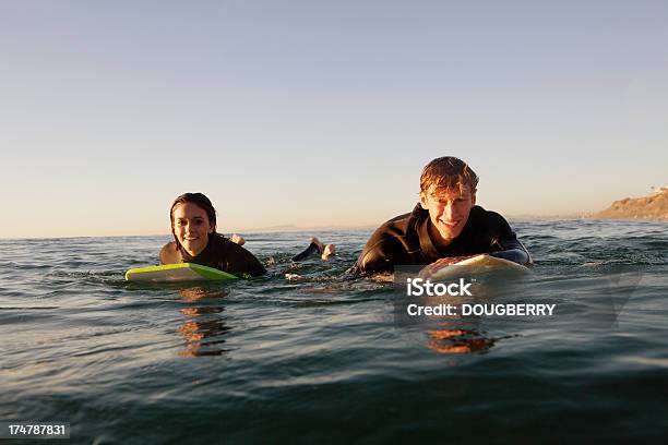 Photo libre de droit de Surfers banque d'images et plus d'images libres de droit de Activité - Activité, Adulte, Au fond de l'océan