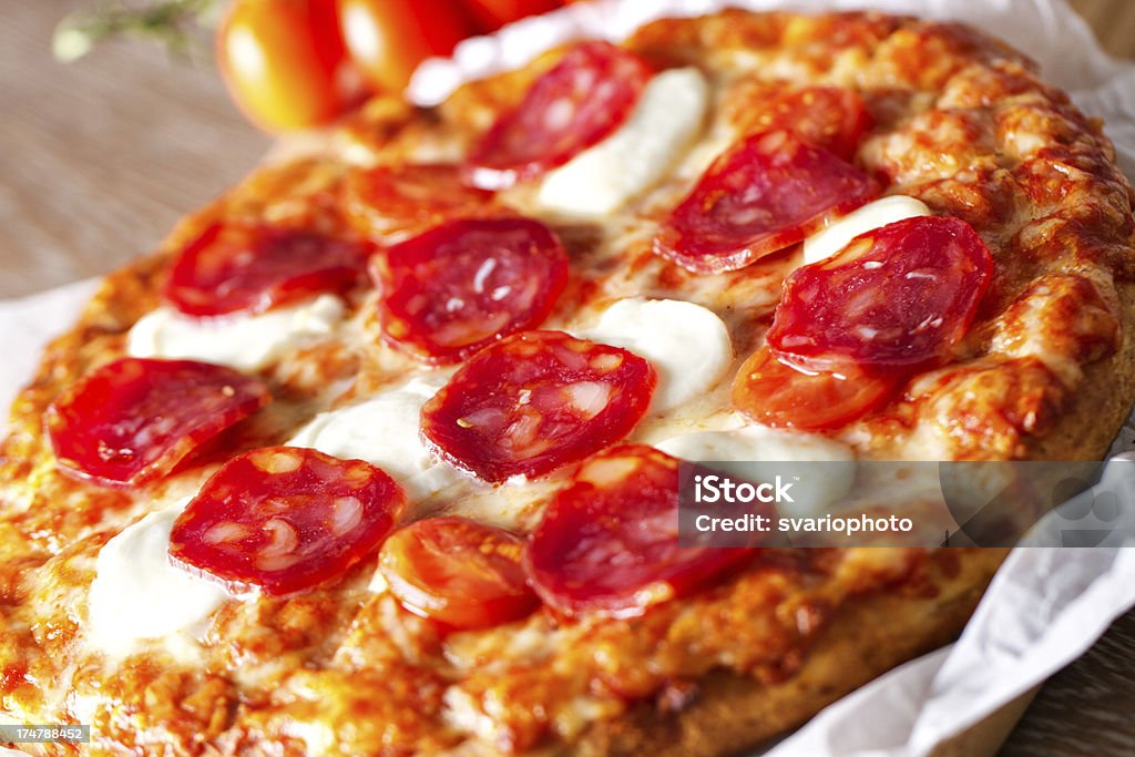 pizza de chorizo - Foto de stock de Aceite para cocinar libre de derechos