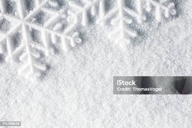 Snowflakes De Nieve De Invierno Navidad De Fondo Macro Foto de stock y más banco de imágenes de Fondos