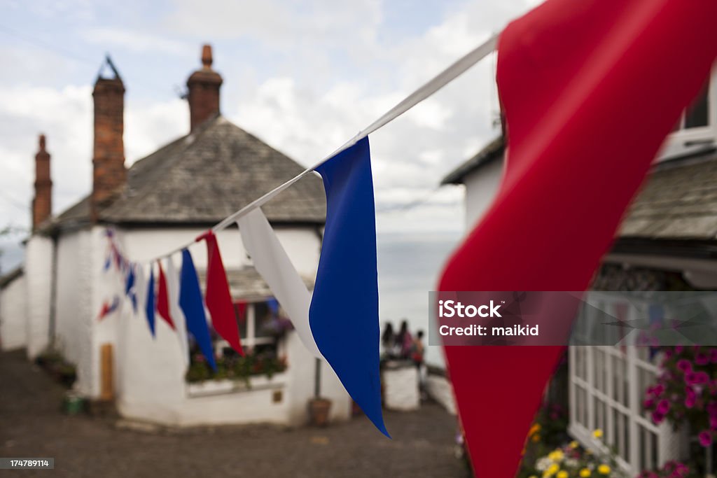 Englisch auf steilen Lage am Meer - Lizenzfrei Bunte Fähnchen Stock-Foto