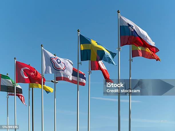 Bandeiras Internacionais - Fotografias de stock e mais imagens de Bandeira - Bandeira, Bandeira Nacional, Cultura Suíça