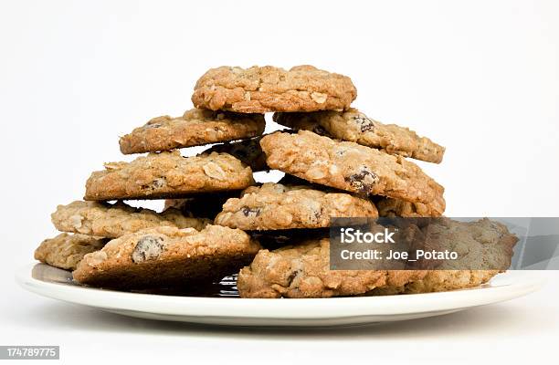 Photo libre de droit de Biscuits Maison banque d'images et plus d'images libres de droit de Oatmeal - Oatmeal, Aliment, Assiette