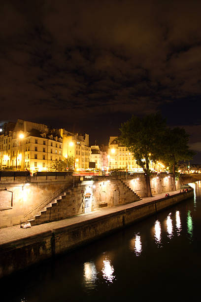 istock Stairs to the Seine 174789837