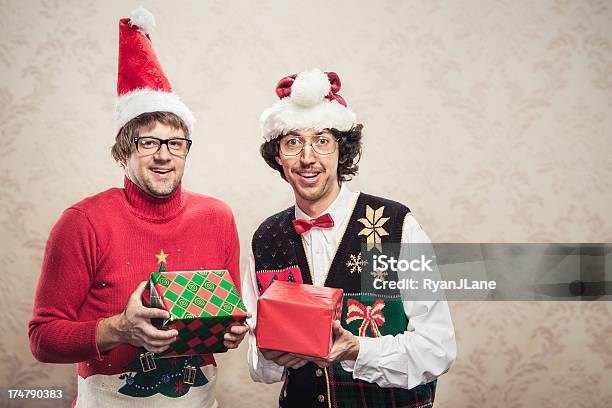 크리스마스 스웨터 Nerds 크리스마스에 대한 스톡 사진 및 기타 이미지 - 크리스마스, 유머, 추함