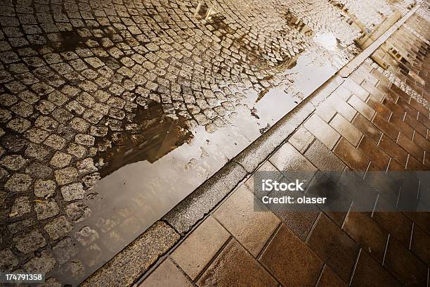 Cobblestones Gegen Hellen Tageslicht Herbst Stockfoto und mehr Bilder von Abstrakt - Abstrakt, Alt, Asphalt