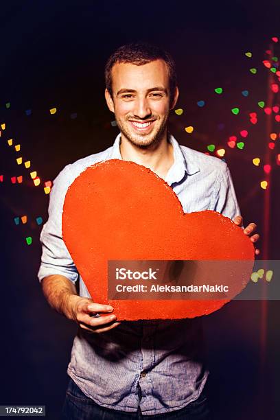 Romántico Foto de stock y más banco de imágenes de Adulto - Adulto, Adulto joven, Alegre