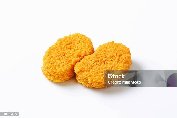 Nuggets De Vegetarianas Foto de stock y más banco de imágenes de Nugget de pollo - Nugget de pollo, Comida vegetariana, Fondo blanco