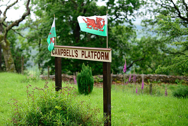 de la station. - ffestiniog railway photos et images de collection