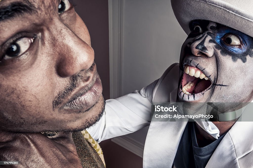 Schwarzer Mann mit Zucker-Schädel Gesicht greift (V) - Lizenzfrei Antebellum-Stil Stock-Foto