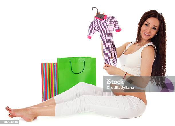Zakupy Kobieta W Ciąży - zdjęcia stockowe i więcej obrazów Antycypacja - Antycypacja, Białe tło, Brzuch