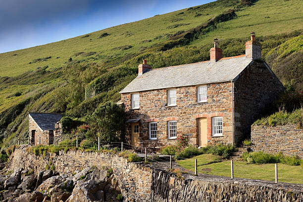 istock small cottage on the cliffs at Port Quin 174795534