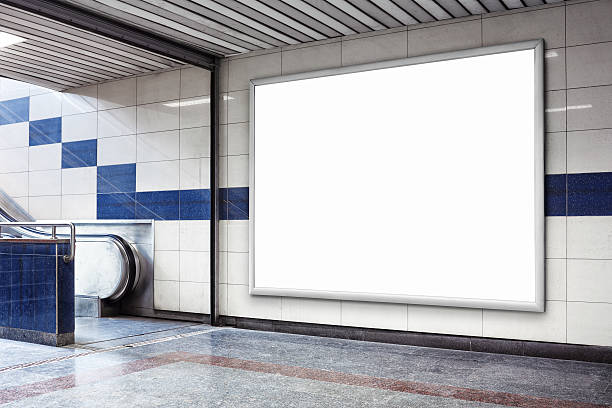 vuoto cartellone - subway station billboard poster billboard posting foto e immagini stock