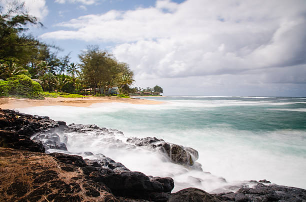 istock Rocky beach in Hawaii 174796327