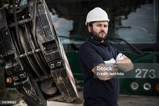 Engenheiro De Manutenção - Fotografias de stock e mais imagens de Adulto - Adulto, Ajustar, Branco