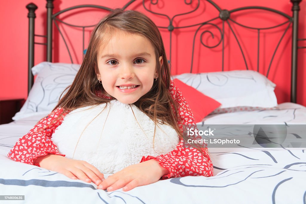 Dzieci dziewczynka pokój-Portret - Zbiór zdjęć royalty-free (Architektura)