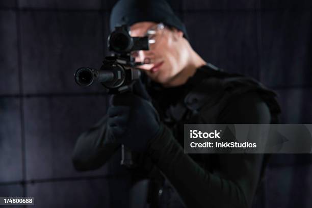 Tactical Membro Da Equipa - Fotografias de stock e mais imagens de 20-29 Anos - 20-29 Anos, AR-15, Adulto