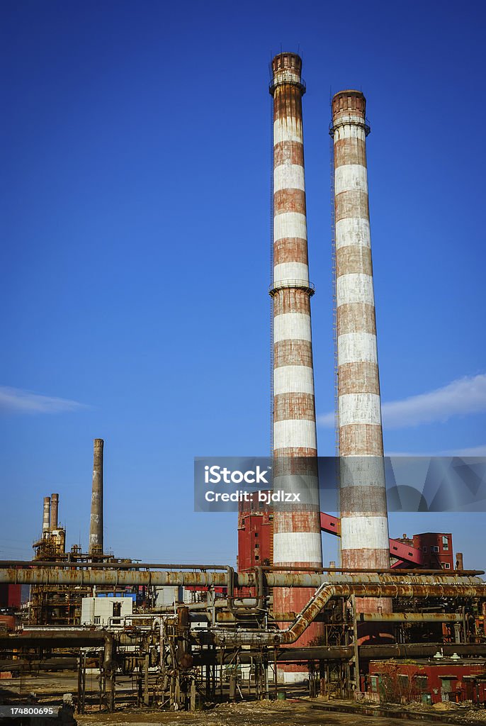 Steel plant avec big chimney - Photo de Aciérie libre de droits