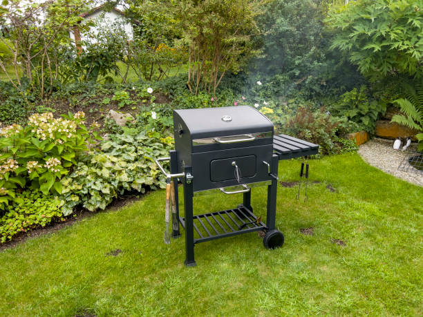 istock The grill system grills the meat when closed 1748008267