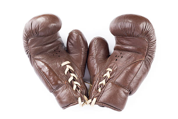 복싱 장갑 - conflict boxing glove classic sport 뉴스 사진 이미지