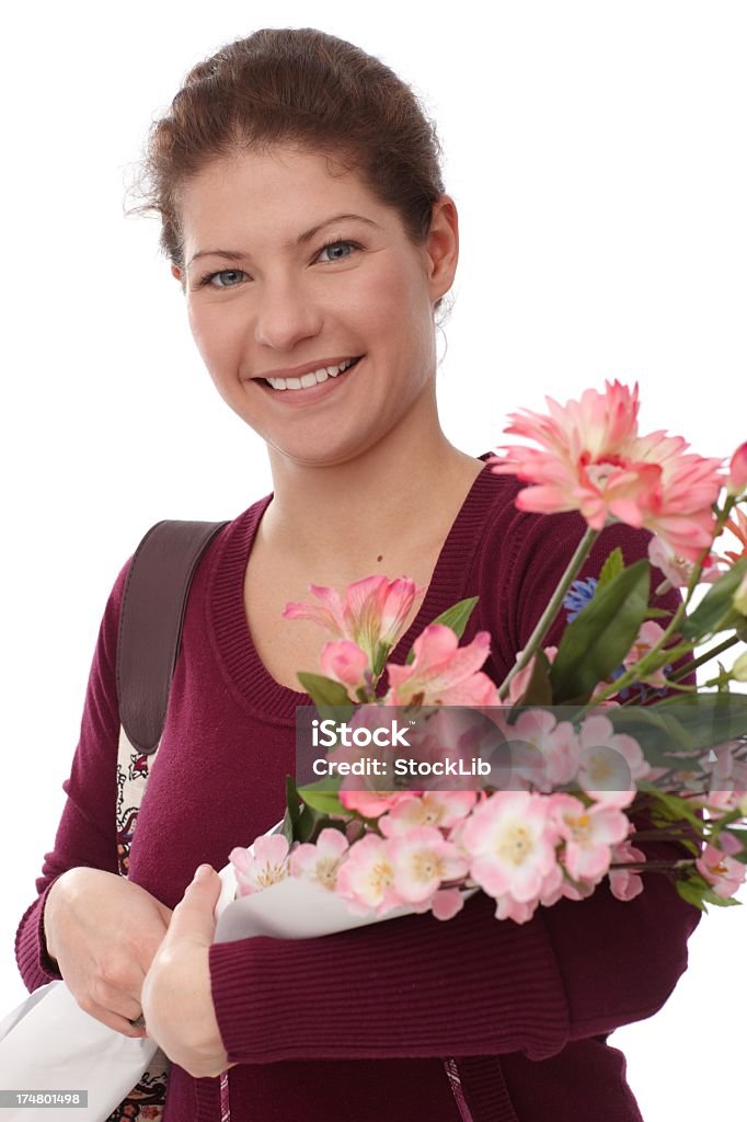 Portrait de femme heureuse avec des fleurs - Photo de 25-29 ans libre de droits