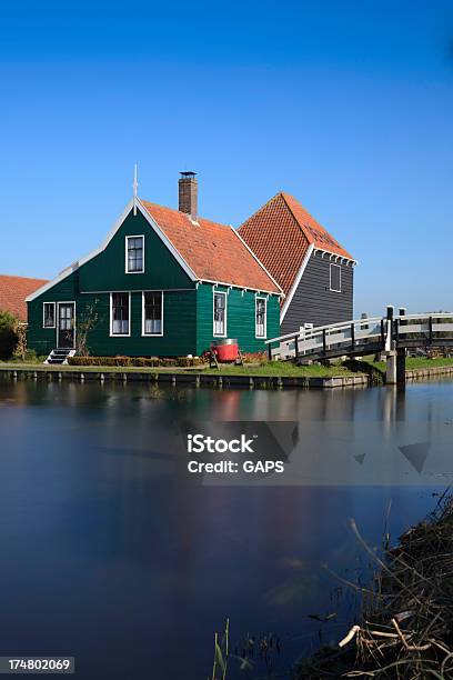 Ben Conservato Casa Storica Di Zaanse Schans - Fotografie stock e altre immagini di Acqua - Acqua, Ambientazione esterna, Amsterdam