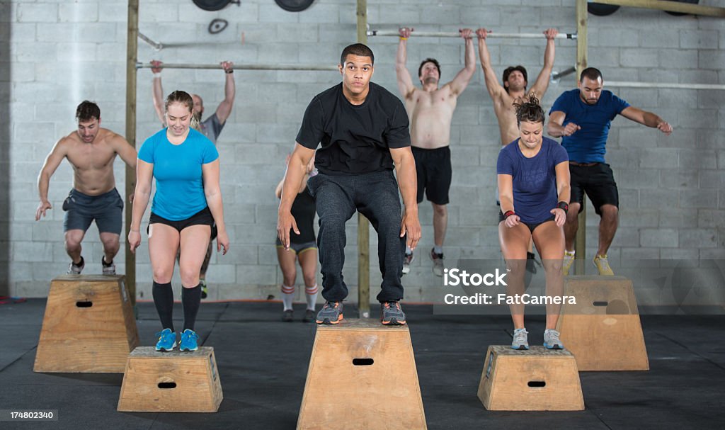 Gli atleti di Crossfit - Foto stock royalty-free di 16-17 anni