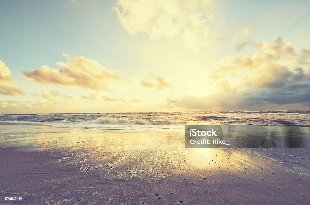 Después de la tormenta en el mar - Foto de stock de Agua libre de derechos