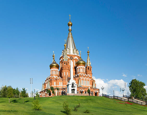 sankt-michael-kathedrale in izhevsk - izhevsk stock-fotos und bilder