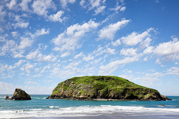 istock Island Off The Oregon Coast 174802668