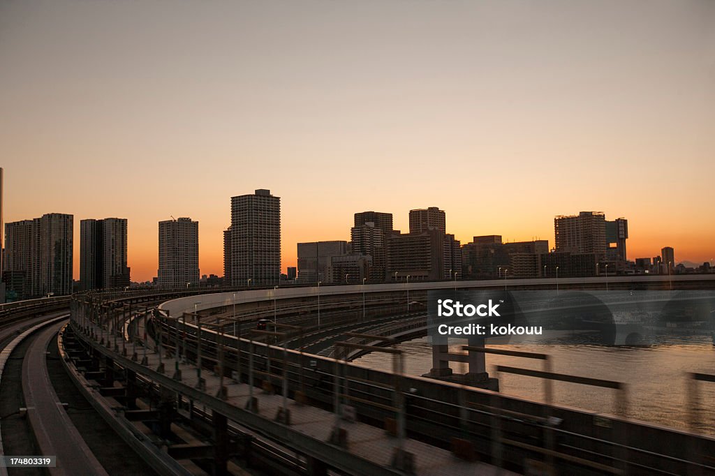 Puesta de sol y los edificios de la ciudad de Tokio. - Foto de stock de Abstracto libre de derechos