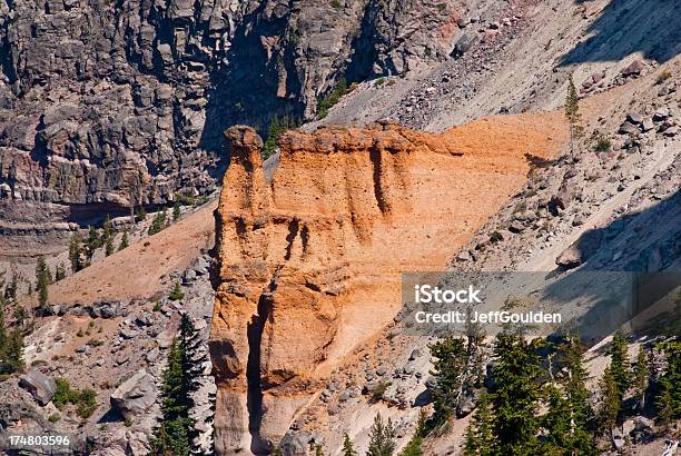 Piedra Pómez Castle Rock Formation Foto de stock y más banco de imágenes de Parque nacional del Lago del Cráter - Parque nacional del Lago del Cráter, Piedra pómez, Aire libre