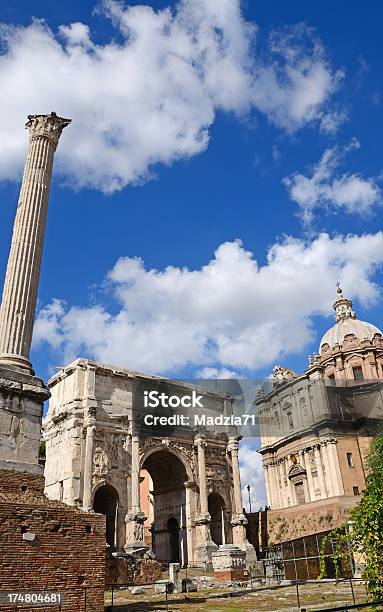 Roman Forum Stockfoto und mehr Bilder von Architektonische Säule - Architektonische Säule, Architektur, Archäologie