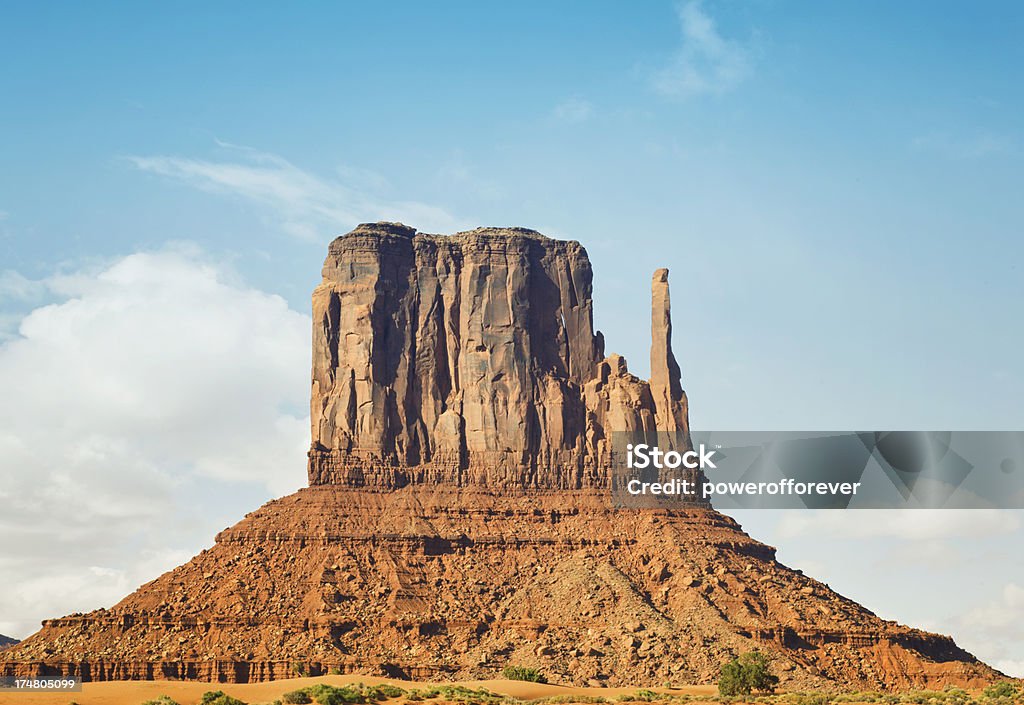 West Luva Butte de Monument Valley - Foto de stock de Arenito royalty-free