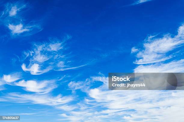 Cirrus Wolken Stockfoto und mehr Bilder von Biegung - Biegung, Bildhintergrund, Blau