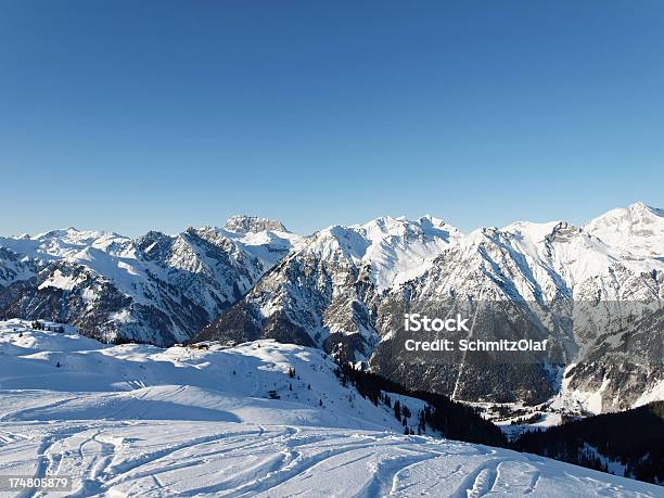 Foto de Inverno Em Vorarlberg Na Áustria Alpes e mais fotos de stock de Alpes europeus - Alpes europeus, Cordilheira, Esporte de Inverno