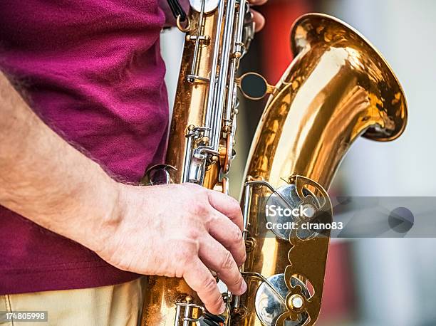 Muzyk Gra Sax - zdjęcia stockowe i więcej obrazów Big-band - Big-band, Część, Fotografika