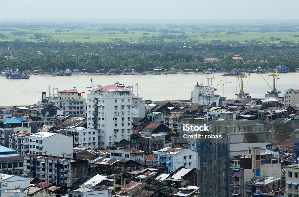 Yangon vista sulla città e sul Fiume Ayeyarwady (Birmania) - Foto stock royalty-free di Ambientazione esterna