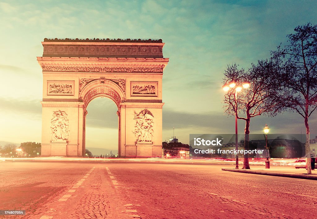 Heure de pointe à l'Arc de Triomphe à Paris - Photo de Arc de Triomphe libre de droits