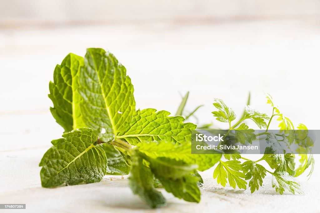 Cerefólio menta frescos com ervas - Foto de stock de Alimentação Saudável royalty-free