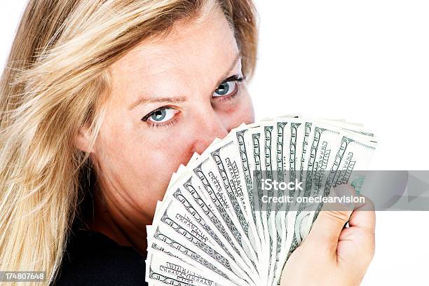 Mujer Con Dinero Foto de stock y más banco de imágenes de Abundancia - Abundancia, Adulto, Agarrar