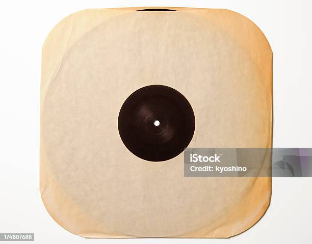 アンティーク記録の紙製のケースにブラックの低電力白色の背景に - LPレコードのストックフォトや画像を多数ご用意 - LPレコード, からっぽ, アナログ