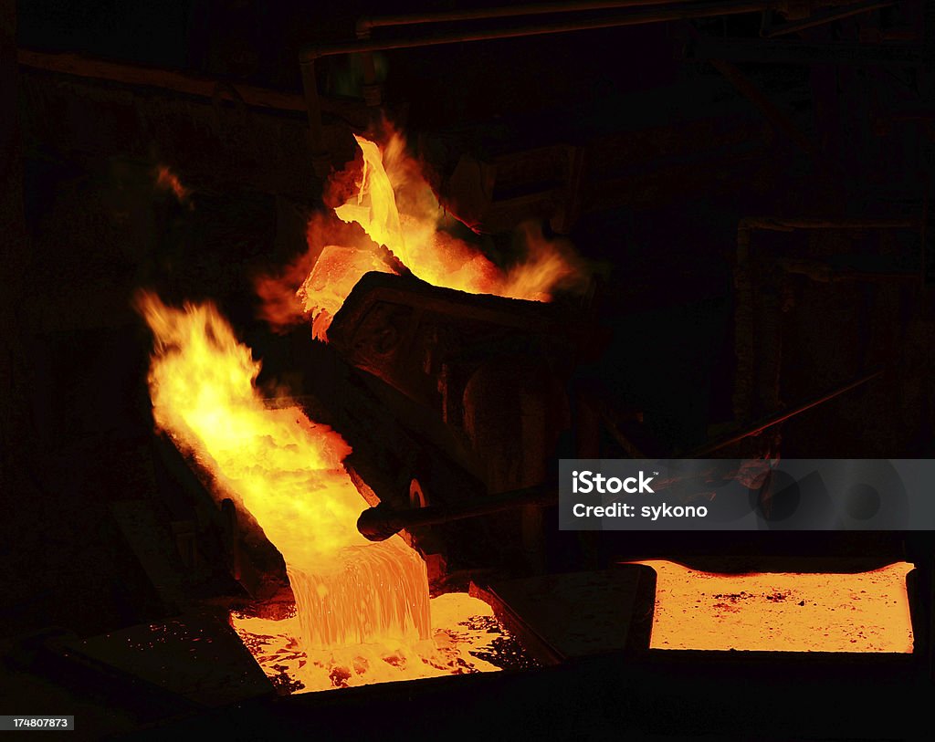 metal líquido de hidromasaje - Foto de stock de Fragua libre de derechos