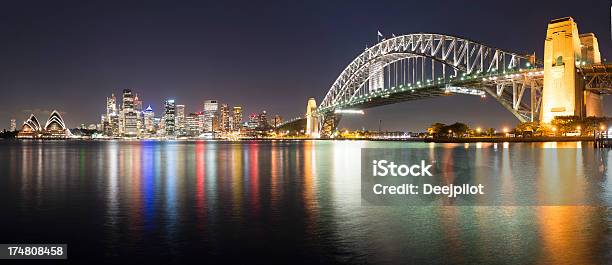 Skyline Von Sydney Und Der Harbour Bridge Bei Nacht In Australien Stockfoto und mehr Bilder von Abenddämmerung