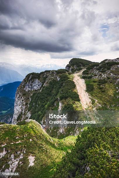 Hiking Trail На Горнолыжный Встречи На Высшем Уровне — стоковые фотографии и другие картинки Австрия