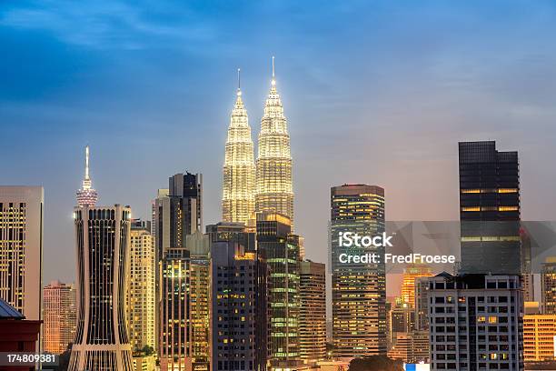 Kuala Lumpur Bei Nacht Stockfoto und mehr Bilder von Abenddämmerung - Abenddämmerung, Architektur, Asien