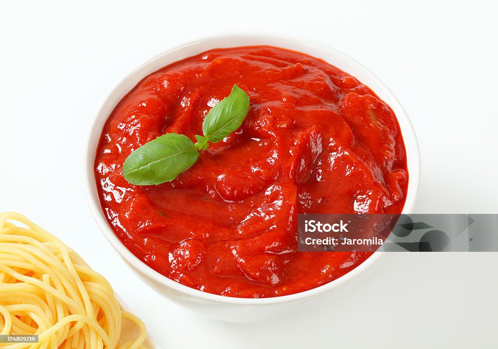 スパゲッティーのトマトソースがけや - いっぱいになるのロイヤリティフリーストックフォト