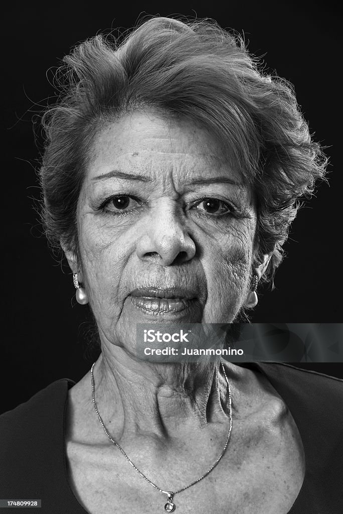 Fotografia da cabeça de um senior Hispânico mulher em preto e branco - Royalty-free Retrato Foto de stock